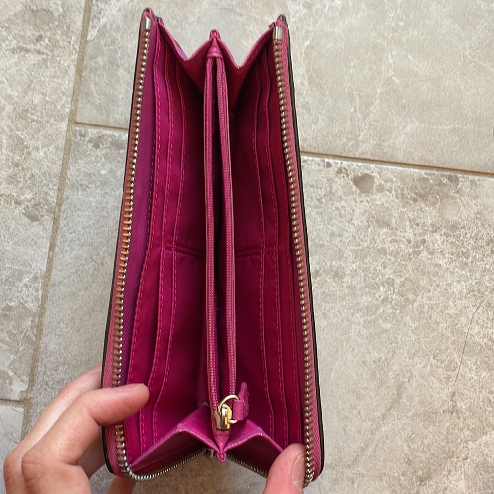 Coach Outlet Wallet - Picture 5 of 8